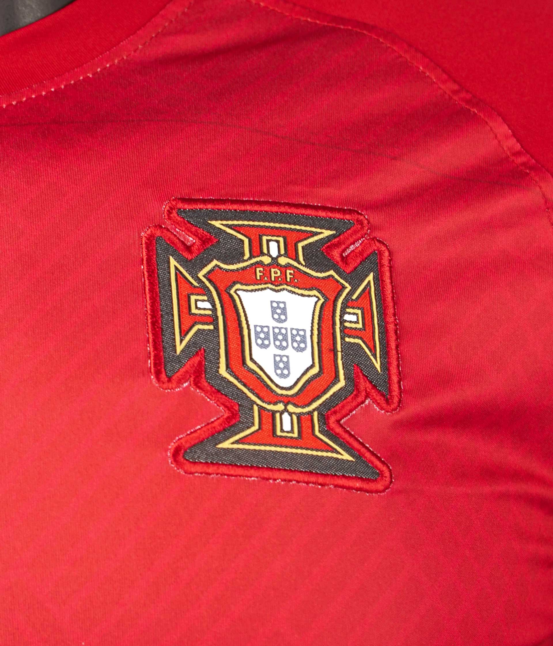 Vẽ cờ Bồ Đào Nha 2024 sẽ là một trải nghiệm tuyệt vời cho người yêu thích nghệ thuật và sự kiện thể thao. Đến năm 2024, Bồ Đào Nha sẽ tổ chức sự kiện thể thao quốc tế lớn nhất - Universiade. Với việc tạo ra các tác phẩm nghệ thuật đặc trưng của Bồ Đào Nha như vẽ cờ, bạn sẽ có cơ hội truyền tải thông điệp văn hóa và thể hiện tình yêu đối với đất nước này. Hãy nhấn vào hình ảnh để khám phá thêm về sự kiện và nghệ thuật của Bồ Đào Nha!